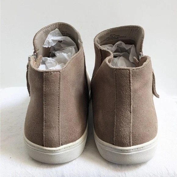 Crown Vintage Tan Sneakers with Suede Finish - Picture 5 of 11